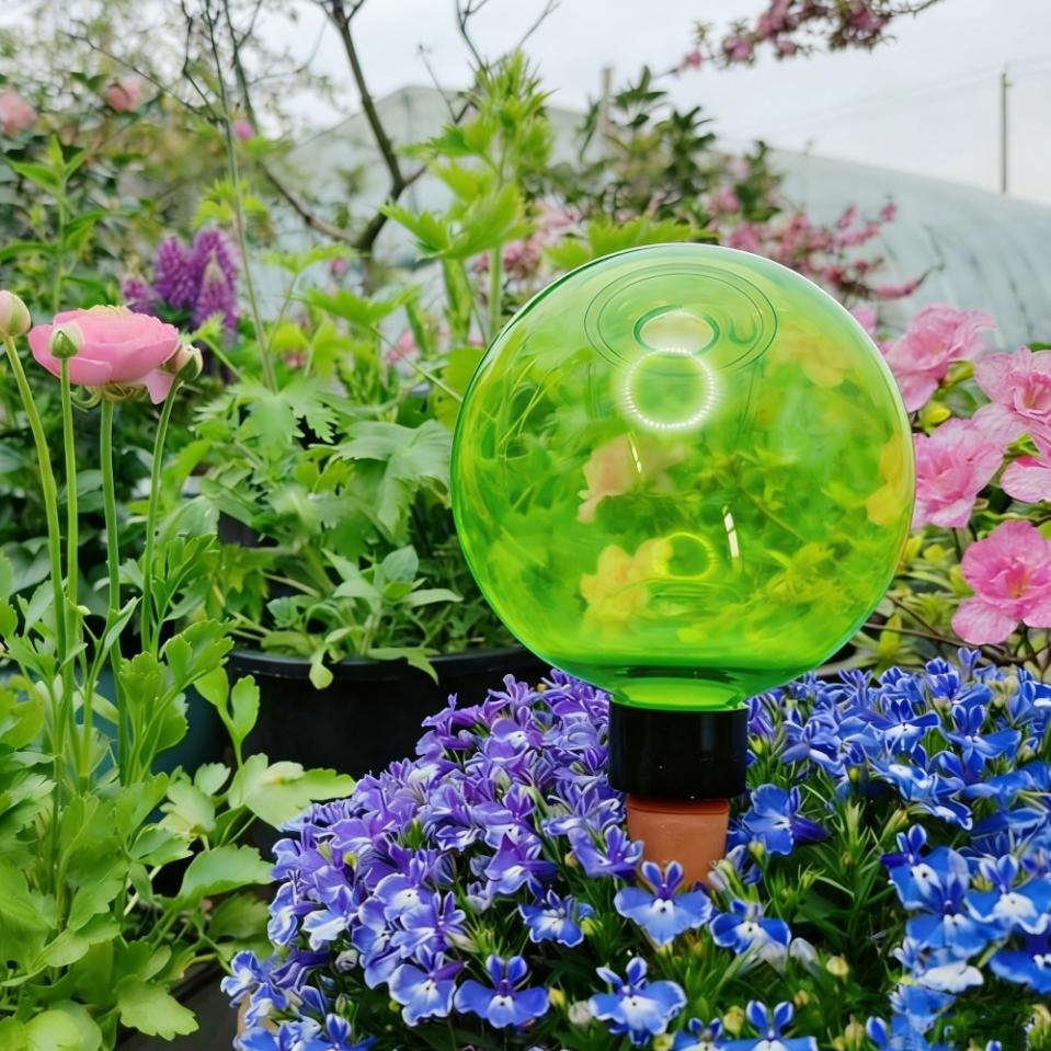 Self-Watering Planter - 3er-Set große selbstbewässernde Pflanzenkugeln aus Kunststoff